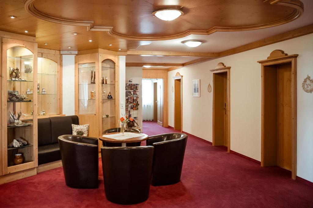 Die Linde Höchst Buitenkant foto